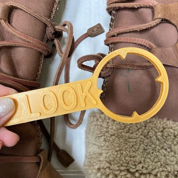 UGG Australia tan leather lace up Tall Torrey women’s 9 Sherling cuff/ lined - Picture 11 of 15